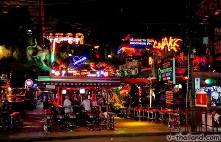 Bangla Road este o stradă de deznădejde din Phuket