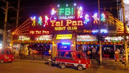 Bangla Road este o stradă de deznădejde din Phuket