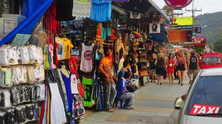 Bangla Road este o stradă de deznădejde din Phuket