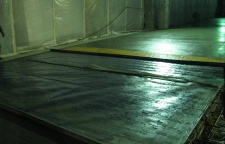 Podele din beton, aranjate prin evacuare