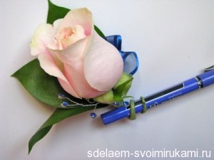 Boutonnieres cu mâinile lor, cu mâinile lor - pentru oameni creativi