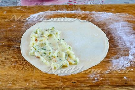 Pasties burgonya, a recept lépésről lépésre képekkel