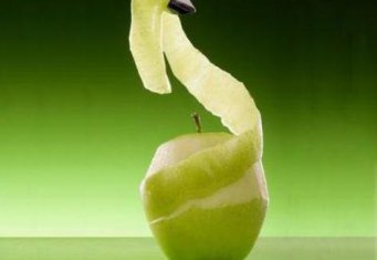 Чим корисна шкірка яблук для тих, що худнуть