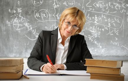 Ajándékok tanár nő - a védelmi fokozat, a vizsgálat, a kimeneten (nő) Mit ad a tanár egy nő -, hogy a védelem a diploma, a vizsgálat alapján, bálba