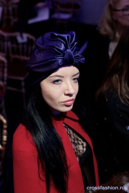 Grupul Crossfashion - cum să ajungi la show-uri de modă de modă săptămânale în interviul de la Paris cu fetița de modă irina