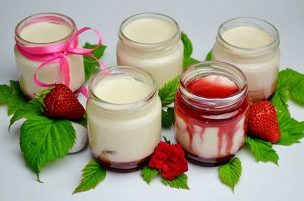 Домашній йогурт з полуницею