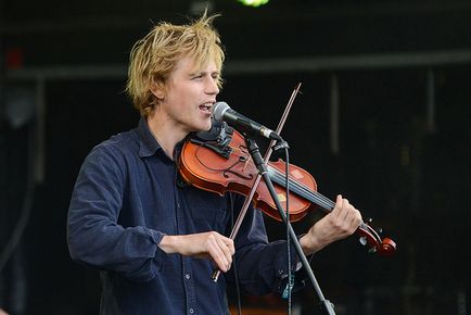 Johnny Flynn „játszik Einstein, rájöttem, hogy mit jelent, hogy egy zseni”