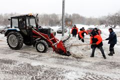 Instrumente pentru curățarea gheții - ce ar trebui să fie la îndemână