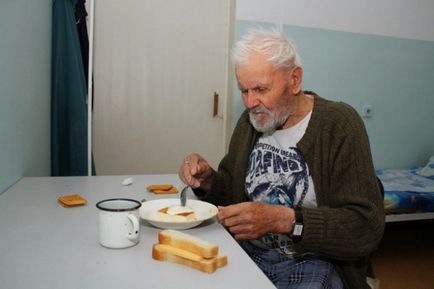 Історія про те, як пішов з життя один непомітний старий, кращі історії з усього світу