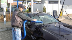 Cum să spălați mașina într-o spălătorie auto corect