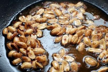 Як посмажити арахіс в мікрохвильовці чи духовці
