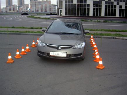 Cum să parcați în spate cu mașina