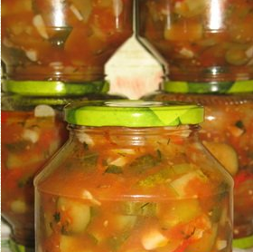Як приготувати салат з огірків з помідорами на зиму