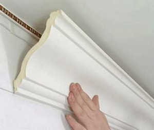 Cum să lipiți un tavan pe un tavan de tensiune - instrucțiuni pas cu pas