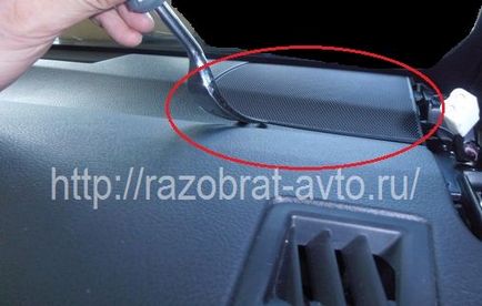 Eltávolítása a panel a Toyota Camry