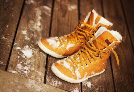 Cum se elimină sarea din pantofi 3 metode