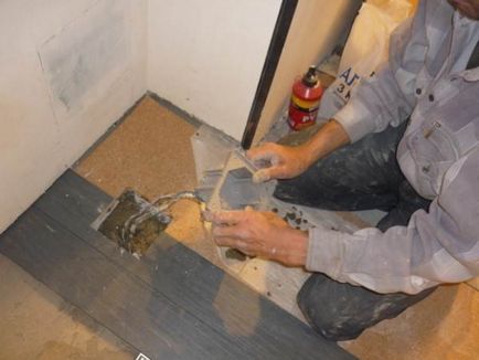 Как да направите пода на апартамента, който е по-добре, особено гладко полагане на подови настилки, снимки, видео