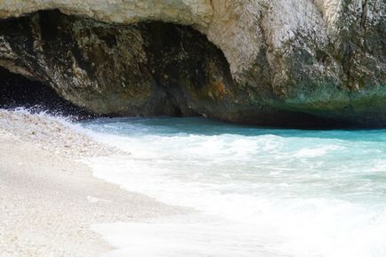 Кефалонія - острів безлюдних пляжів, смачної їжі і карколомних пейзажів - hello mir