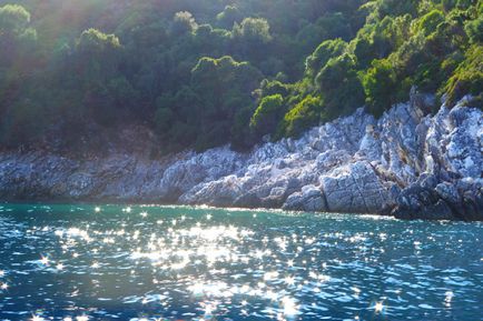 Кефалонія - острів безлюдних пляжів, смачної їжі і карколомних пейзажів - hello mir