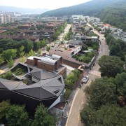 Locuință tradițională coreeană într-un context modern