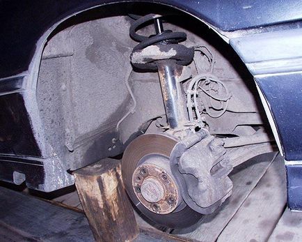 Változás az első lengéscsillapítók Opel omega (fotoinstruktsiya), kézi autós (elöl) Változás az első lengéscsillapítók Opel omega (fotoinstruktsiya), az autós ellátásokat