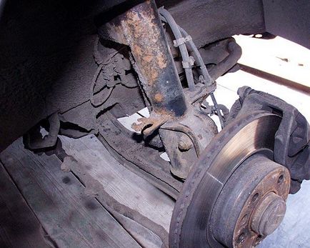 Változás az első lengéscsillapítók Opel omega (fotoinstruktsiya), az autós ellátásokat (első lökhárítókat) Változás az első lengéscsillapítók Opel omega (fotoinstruktsiya), az autós ellátásokat