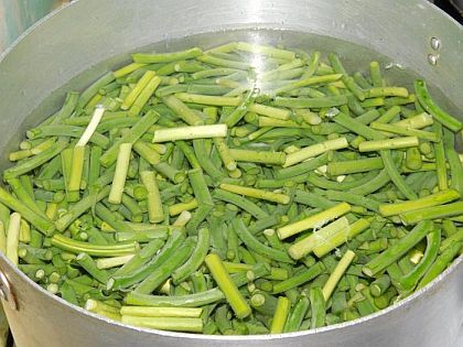 Este posibil să înghețați ceapa verde și usturoiul