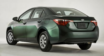 Noua generație de toyota corolla sedan a crescut în dimensiune