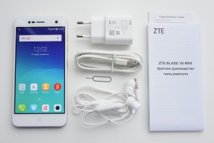 Áttekintés okostelefon ZTE Blade v8 mini