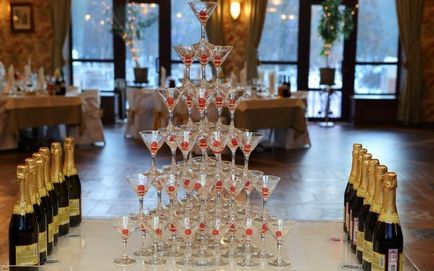 Piramida de șampanie (Solnechnogorsk, pene, verde, lobnya), ziua nunții mele