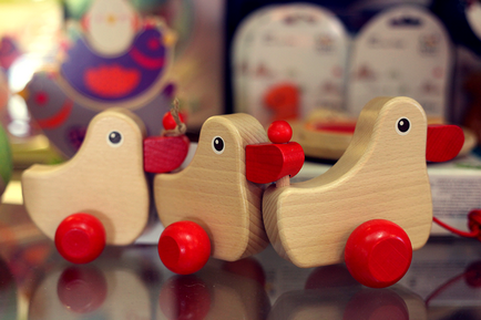 Чому дерев'яні іграшки краще