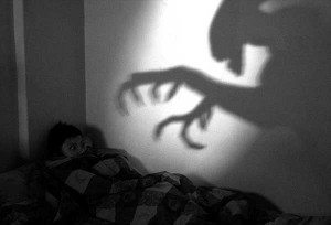 De ce aveți coșmaruri când dormiți pe spate?