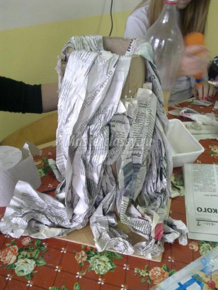 Artizanat în tehnica papier-mache