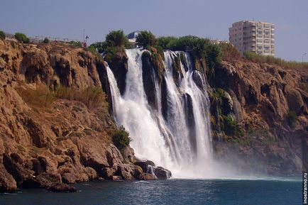 Mergând în centrul orașului Antalya