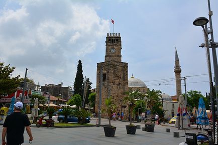 Mergând în centrul orașului Antalya