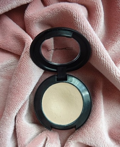 Ascundeți urmele crimei este ușor! Cu un corector de finisare mac studio spf 35 concealer