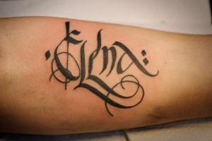 tetoválás betűkkel