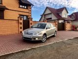 Toyota Avensis 2009, 1