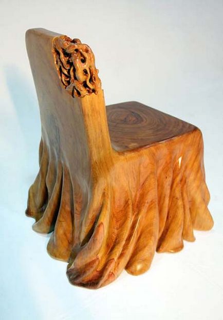 Видалити пень, або зробити дерев'яний стілець для дачі