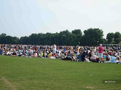 Turnul turneului de tenis Wimbledon, pimmurile și peluzele verzi