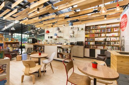 Un proiect unic de design al unei librării-cafenea