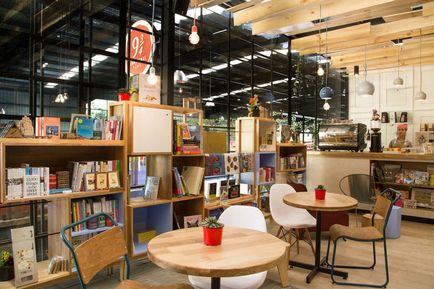 Un proiect unic de design al unei librării-cafenea