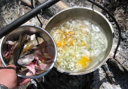 Юшка з харіуса з картоплею - старе рибальське рецепт