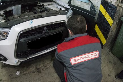Cseréje és javítása az első lökhárító Mitsubishi ASX (lökhárító) Cseréje és javítása az első lökhárító Mitsubishi ASX