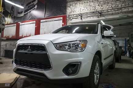 Cseréje és javítása az első lökhárító Mitsubishi ASX (csere) Cseréje és javítása az első lökhárító Mitsubishi ASX