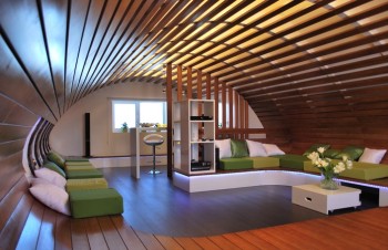 25 Приголомшливо красивих інтер'єрів дерев'яних будинків для життя