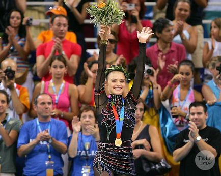 Alina Kabaeva származó fényerejét a szigor, a Star stílus, a divat