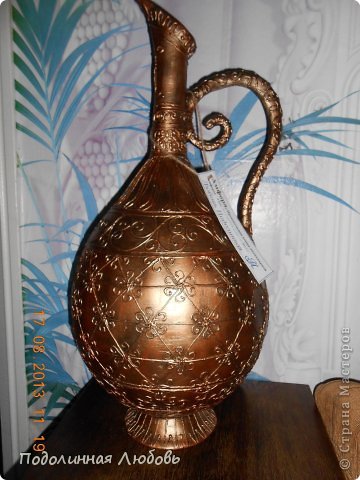 Amphora antică cu mâinile proprii