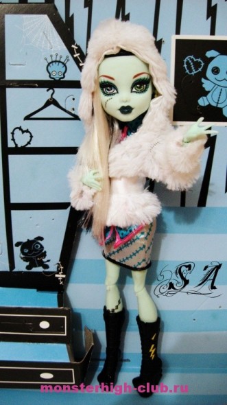 Біла шубка на підкладці для ляльок monster high, monster high