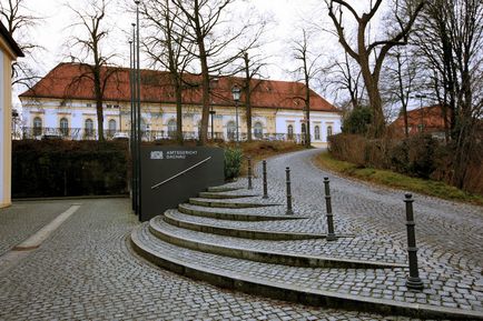 Dachau - istorie, prezentare generală a modului de a ajunge acolo și o plimbare cu fotografie mică